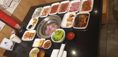 อาหาร หรือ เครื่องดื่ม