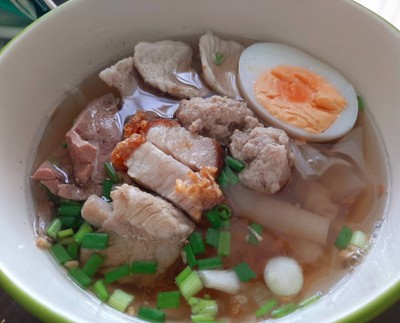 ก๋วยจั๊บน้ำใส พิเศษ