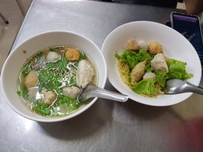 อาหาร หรือ เครื่องดื่ม