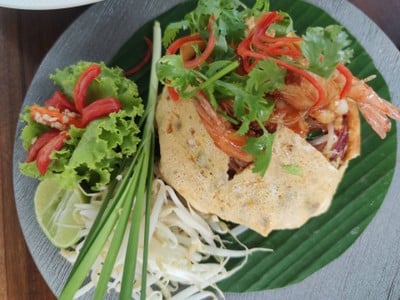 ผัดไทกุ้งสด