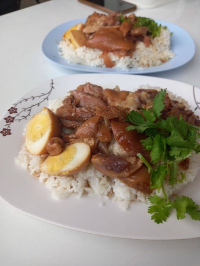 ข้าวขาหมูร้านยูเทริน 