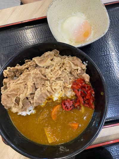 ข้าวแกงกะหรี่รสเผ็ด