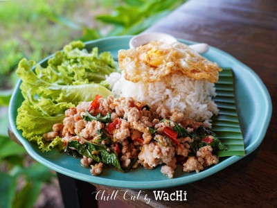 ข้าวกะเพราหมูสับไข่ดาว