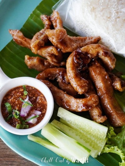 ข้าวเหนียวหมูจิ้มแจ่วสูตรคุณแม่