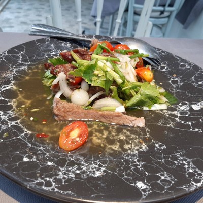 อาหาร หรือ เครื่องดื่ม