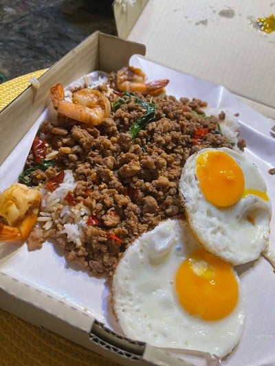 กะเพราถาด (หมูสับ)