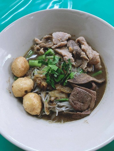 หมี่ขาวหมูสดพิเศษ