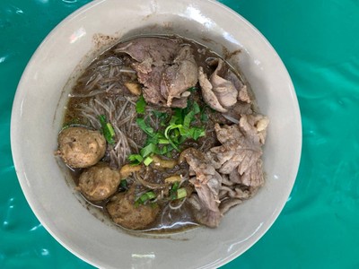 อาหาร หรือ เครื่องดื่ม