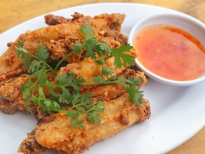 ปีกไก่ทอดมะแขว่น