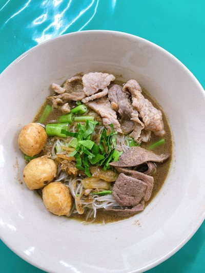 อาหาร หรือ เครื่องดื่ม