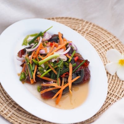 ยำไข่เยี่ยวม้า