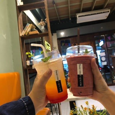 คาเฟ่ สุ/ก/ภาพ ร้านมันเขี้ยว