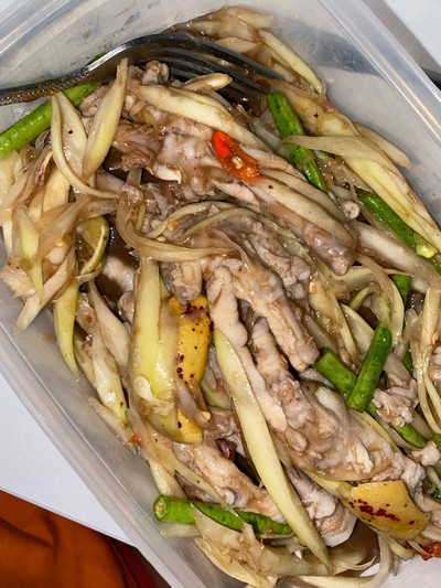 ตำตีนไก่ ครัวบ้านดุง