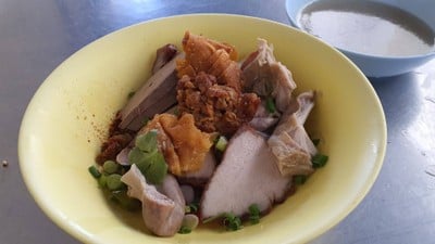 ก๋วยเตี๋ยวหมู นายโข่ง เจ้าเก่า บ้านหม้อ สี่กั๊กพระยาศรี