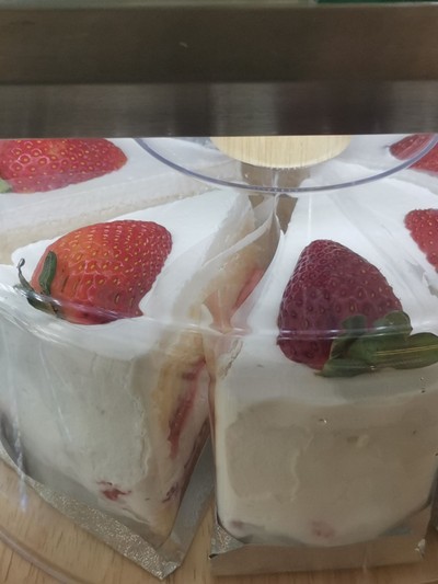 STRAWBERRY SHORT CAKE