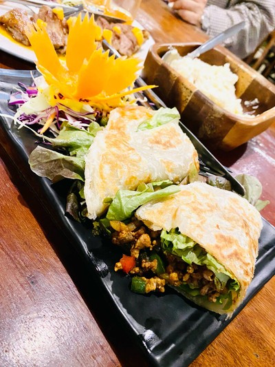 โรตีเนื้อไส้ทะลัก