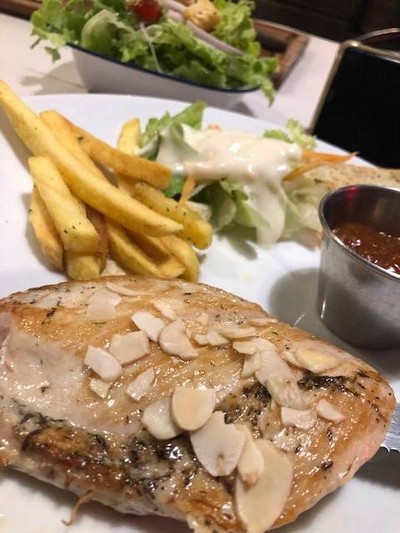 อาหาร หรือ เครื่องดื่ม