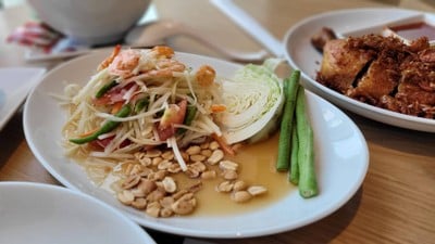 ส้มตำไทย ร้านไก่ทอดเจ๊กี