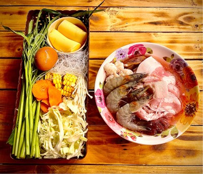 หมูกระทะชุดใหญ่พร้อมผักสด