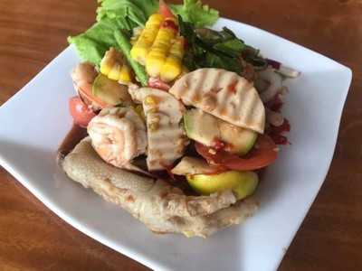 ยำหมูยอ