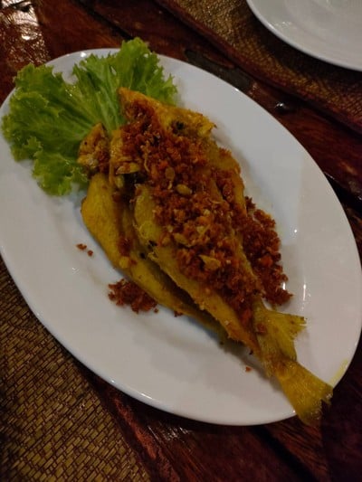 ปลาทรายทอดขมิ้น
