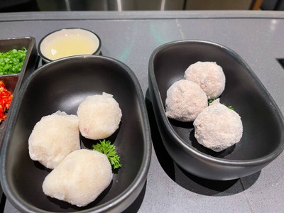 ลูกชิ้นหมูทรัฟเฟิล