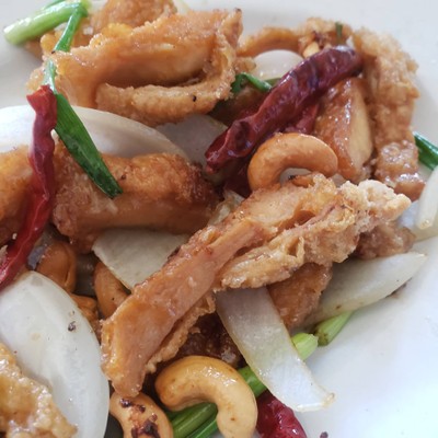 ไก่ผัดเม็ดมะม่วง