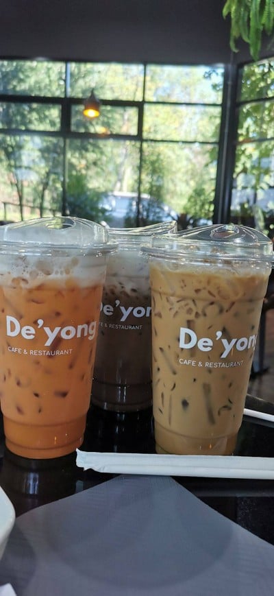De’Yong cafe and restaurant