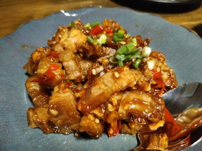 หมูกรอบคั่วพริกเกลือ