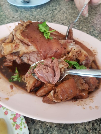 อาหาร หรือ เครื่องดื่ม