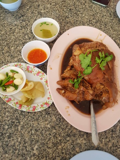 ชาหมูชุด 300บาท