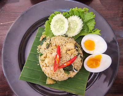ข้าวผัดแกงเขียวหวานไก่