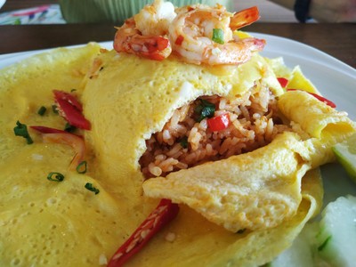 ข้าวผัดต้มยำไข้ข้น