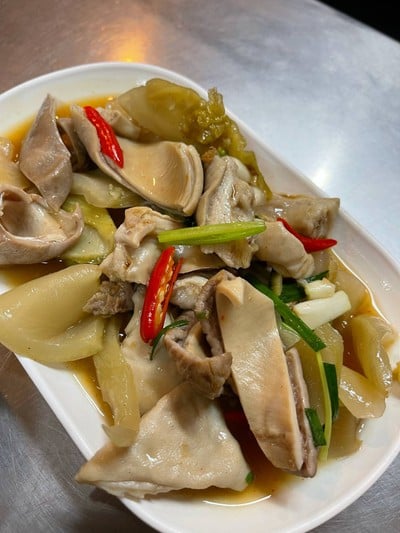 กระเพาะหมูผัดเกี๋ยมฉ่าย