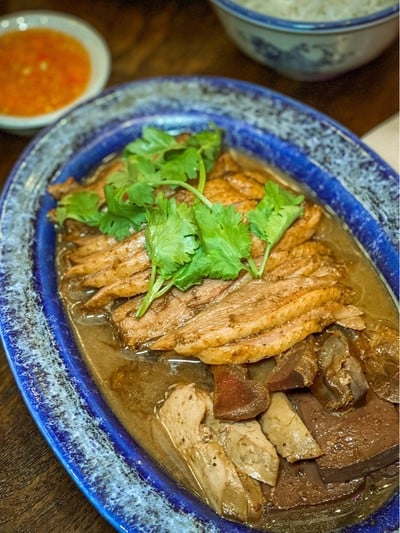 Rongsi Pochana (โรงสีโภชนา) สาทร นางลิ้นจี่