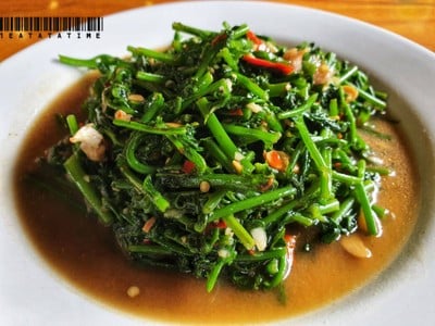 ผัดผักกูดไฟแดง