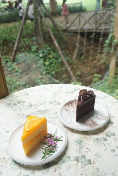 อาหาร หรือ เครื่องดื่ม