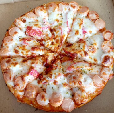 พิซซ่าหน้าปูอัดขอบไส้กรอก