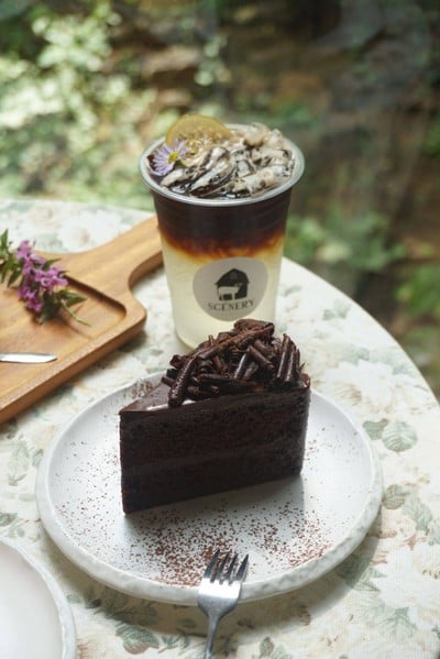 อาหาร หรือ เครื่องดื่ม