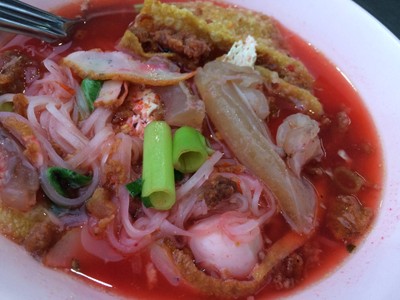 เส้นเล็กเย็นตาโฟ