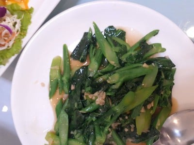 ผัดคะน้าหมูสับ