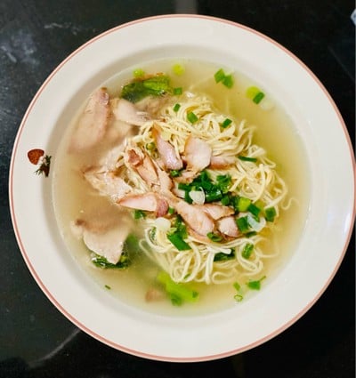 บะหมี่น้ำพิเศษ