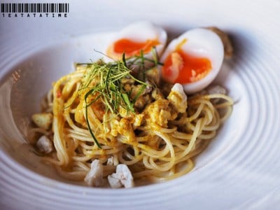 สปาเก็ตตี้น้ำยาปูไข่ลาวา