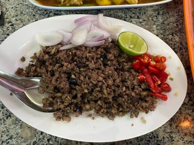 ข้าวต้มยกนิ้ว หน้าโรงแรมเดอะเกรซ