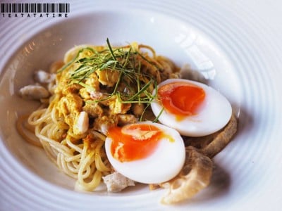 สปาเก็ตตี้น้ำยาปูไข่ลาวา