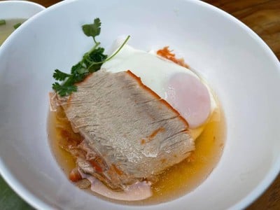 เมนูของร้าน ข้าวเปิ๊บยายเครื่อง