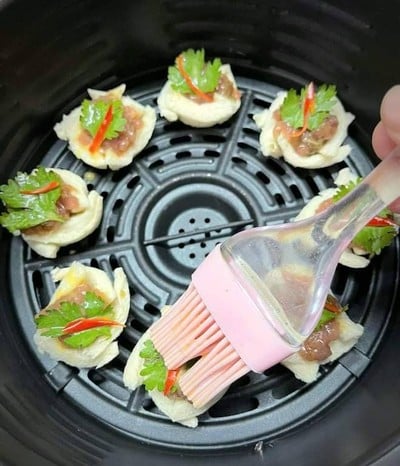 วิธีทำ ขนมปังหน้าหมู สูตรหม้อทอดไร้น้ำมัน วิธีทำ ขนมปังหน้าหมู สูตรหม้อทอดไร้น้ำมัน