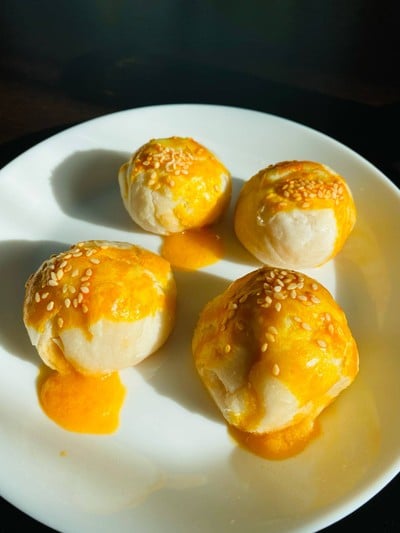 ขนมเปี๊ยะลาวา