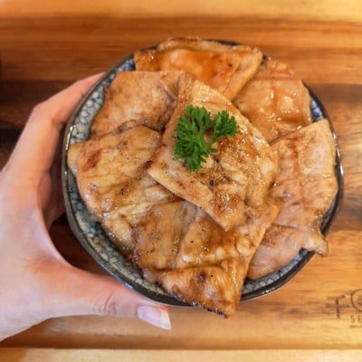 Senban 千万 Butadon - เซ็นบัน หมูย่างเตาถ่าน ปทุมวัน