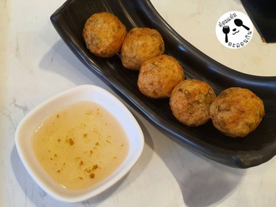 ลูกชิ้นกุ้งทอด